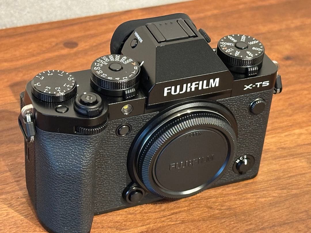 【美品】FUJIFILM X-T5 ボディ ブラック／ショット数777枚