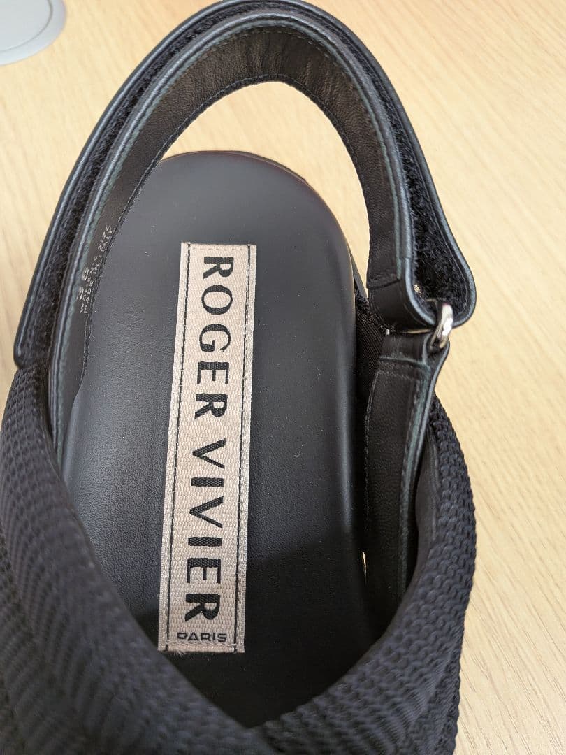 ROGER VIVIER ブラック サンダル サイズ36(23センチ)