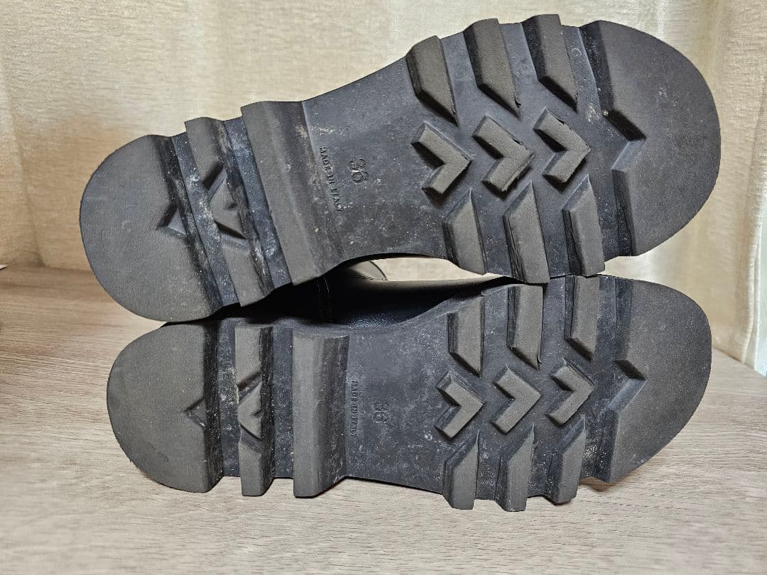 モンクレールショートブーツ　レインブーツ