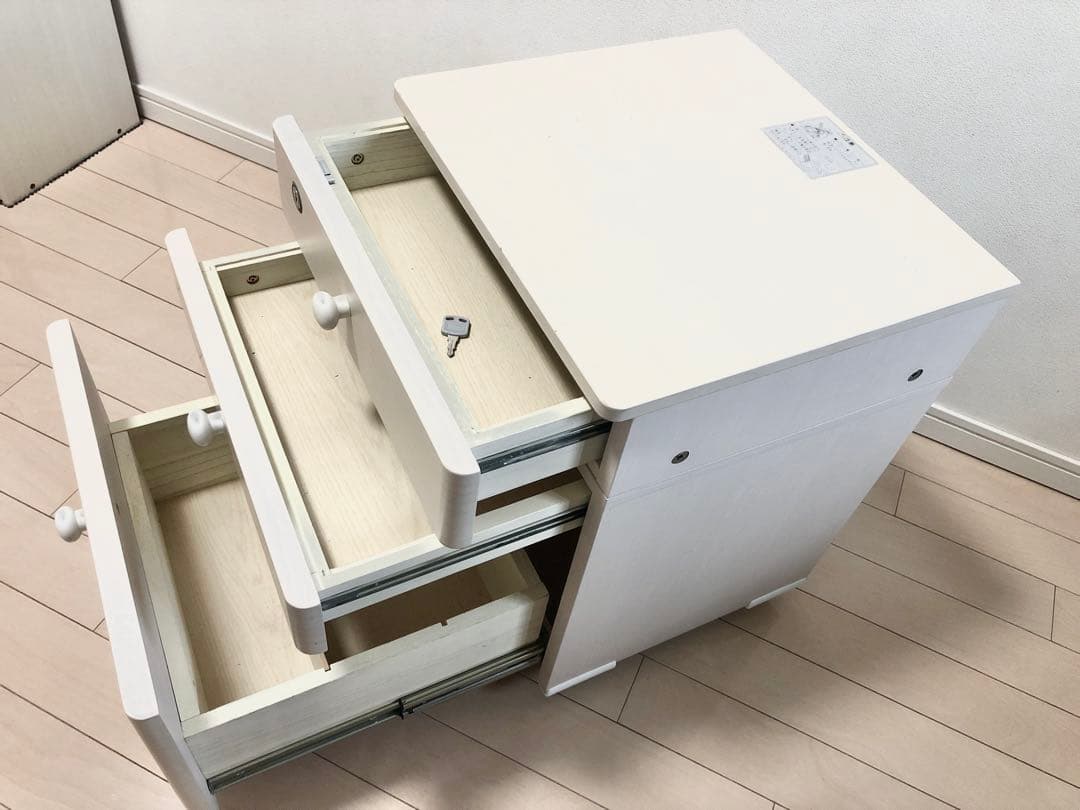 サクラ① 学習机（デスク）オカムラ（okamura）