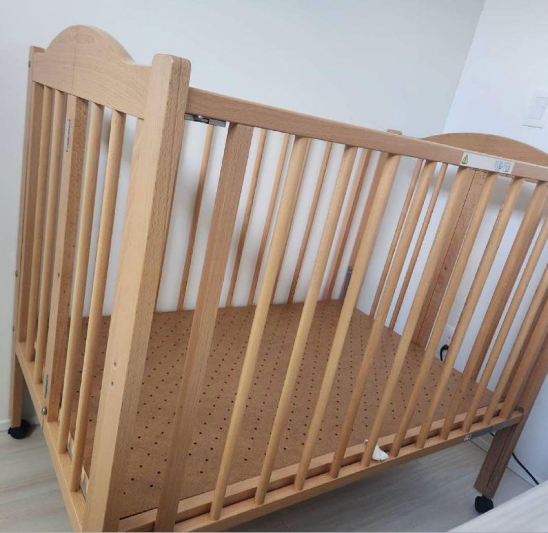 【美品】木製ベビーベッド★折りたたみ★ハイタイプ★石崎家具 ★スライド扉