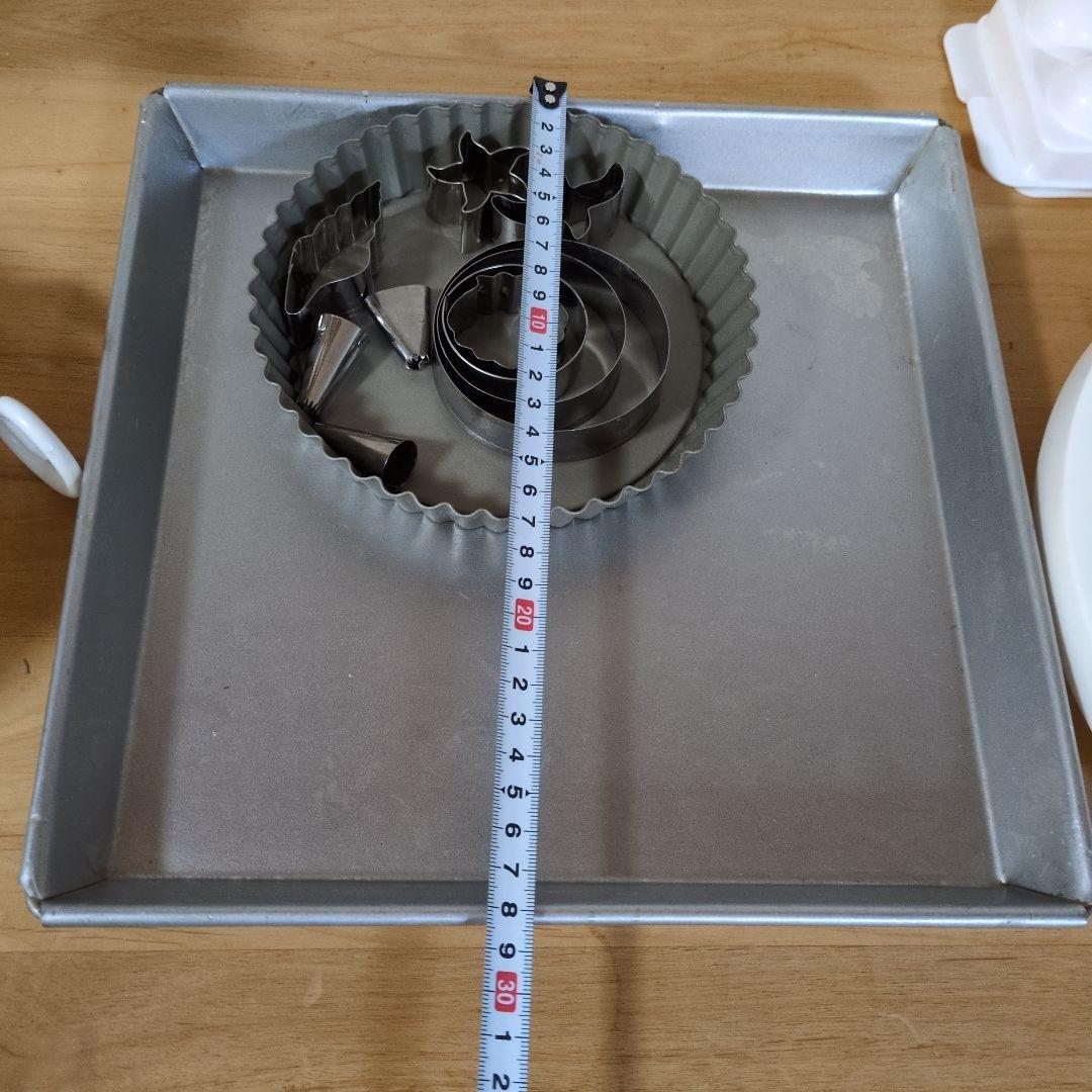 製菓用具セット（ケーキ保存ケース・回転台　他）