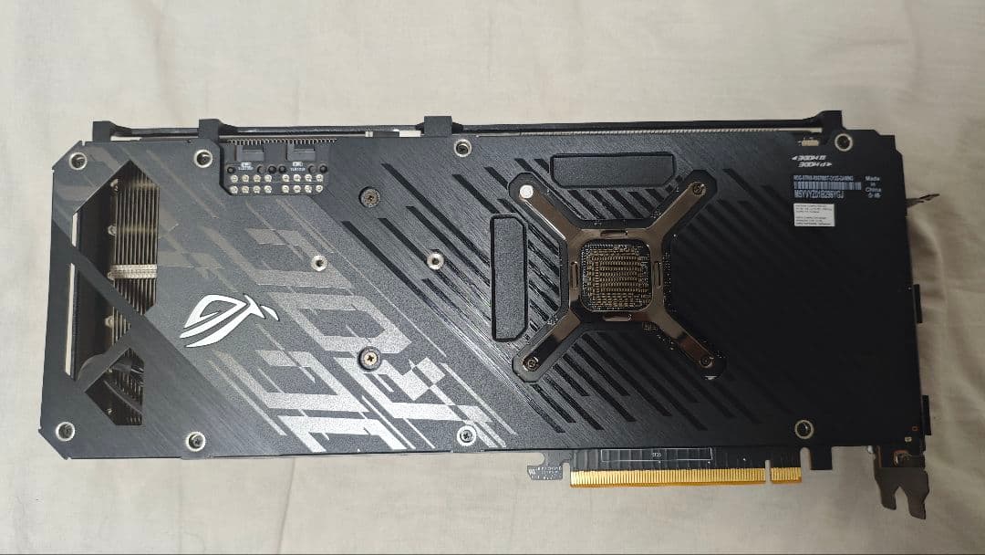 グラフィックボード・グラボ・ビデオカード ASUS ROG Strix Radeon RX 6700 XT OC