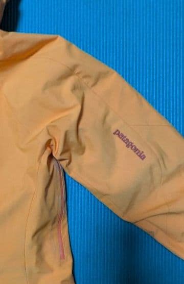 patagonia 女性用スキーウェア オレンジ