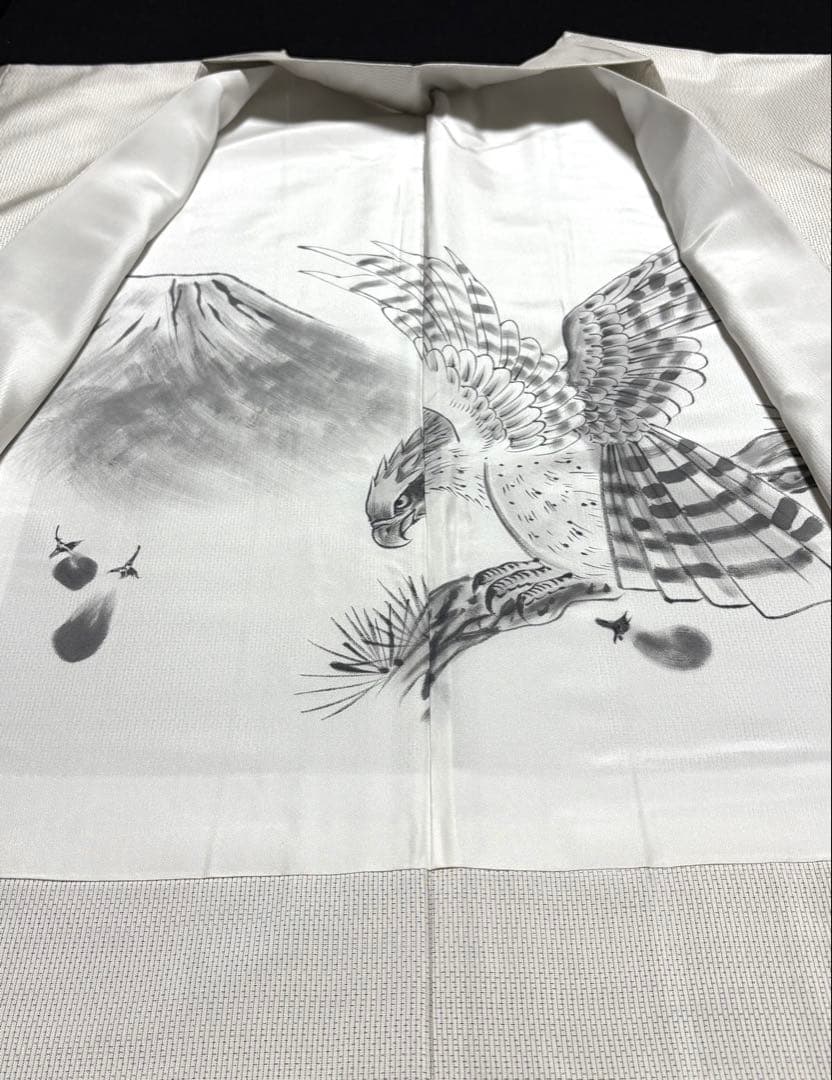 逸品　美品　和服　正絹　絣模様(白)大島紬アンサンブル(羽織紐)早い者勝ち