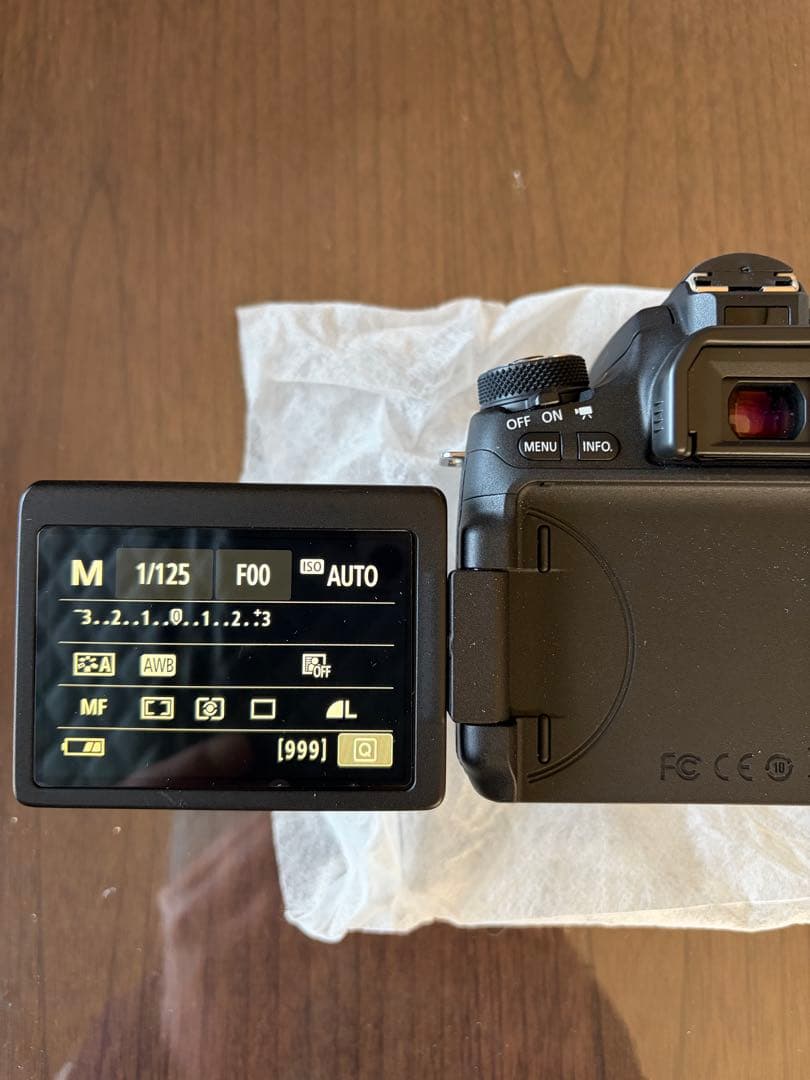 美品 Canon EOS 8000D デジタル一眼レフカメラ(SC数4340回)