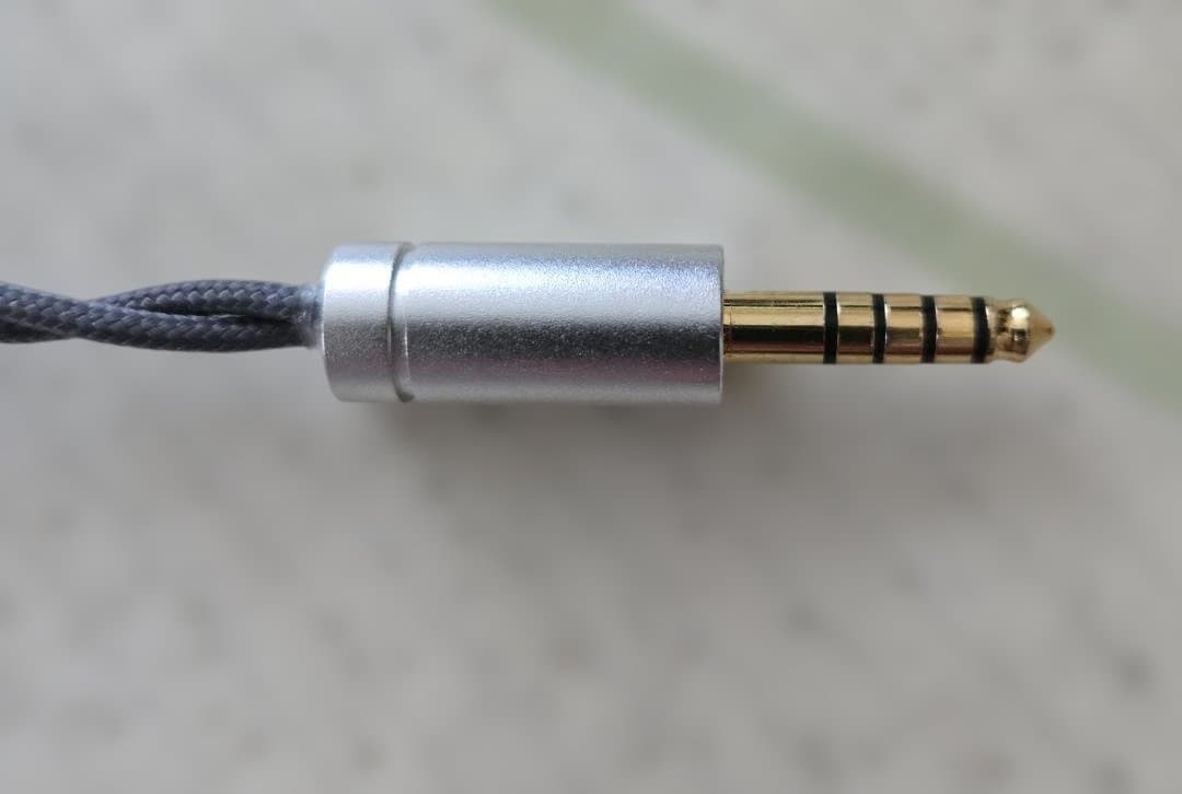 HIFIMAN Svanar【専用リケ－ブル付き】