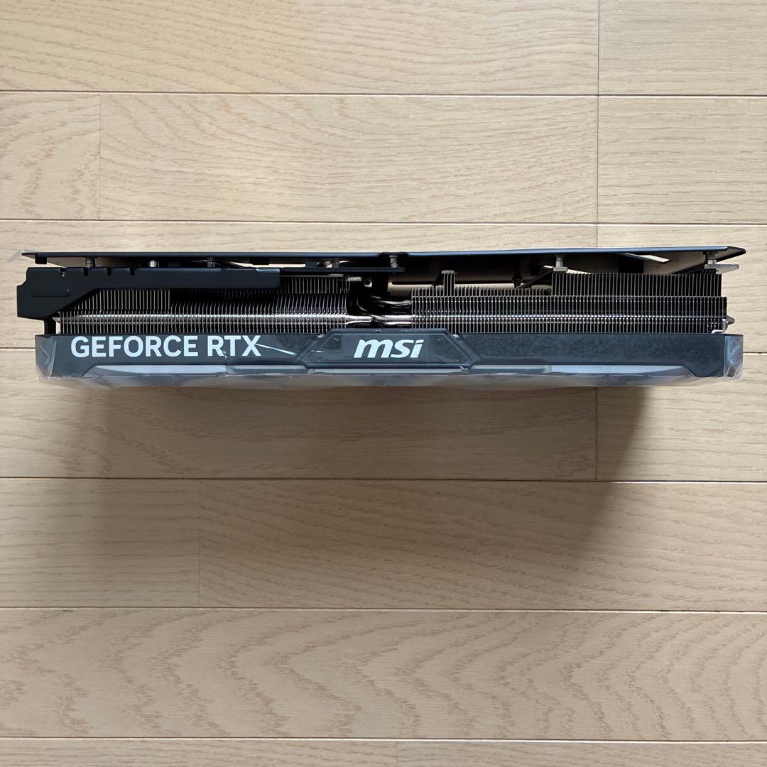 グラフィックボード　グラボ 4090 ヒートシンク　ファン　など