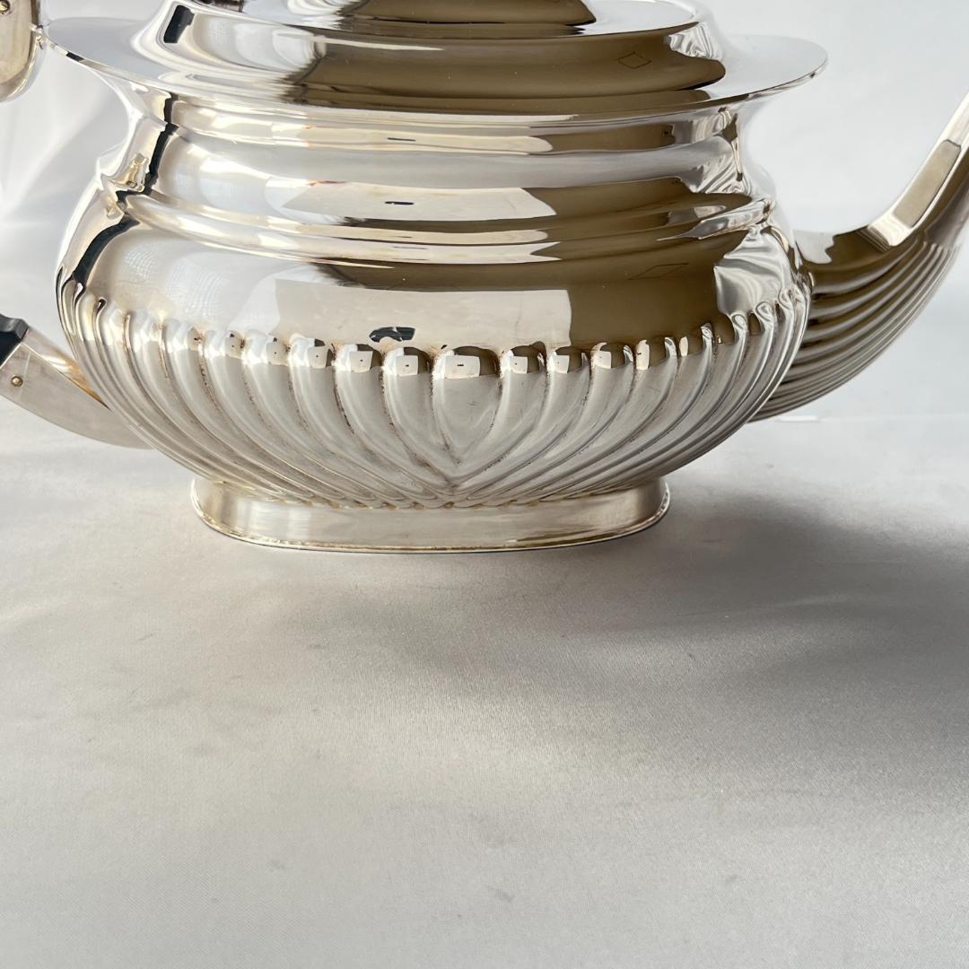 【英国】 ハーフリブのティーサービス 4点 ティーポット　コーヒーポット