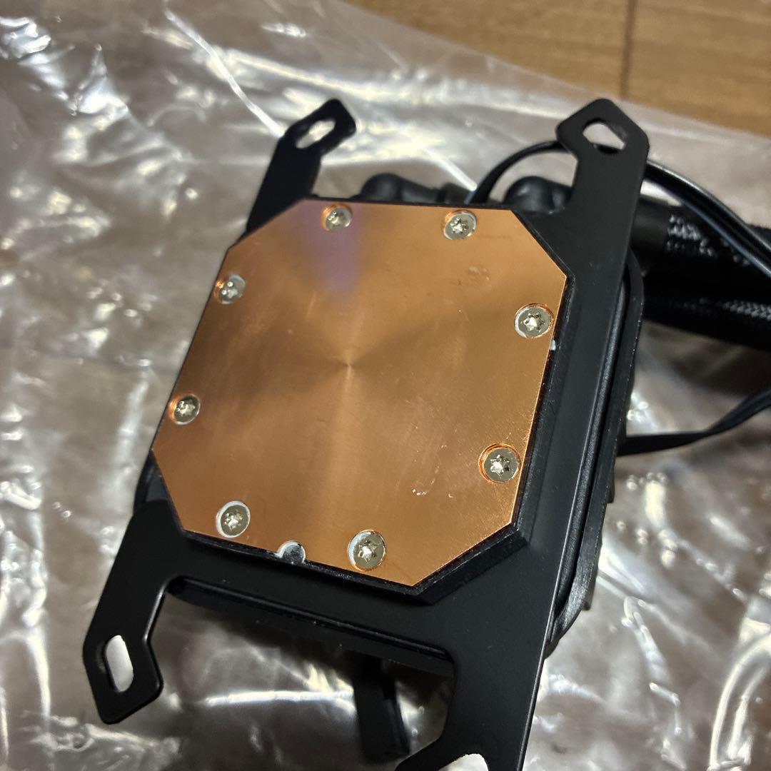 ASUS TUF GAMING LC II 240 ARGB 中古品