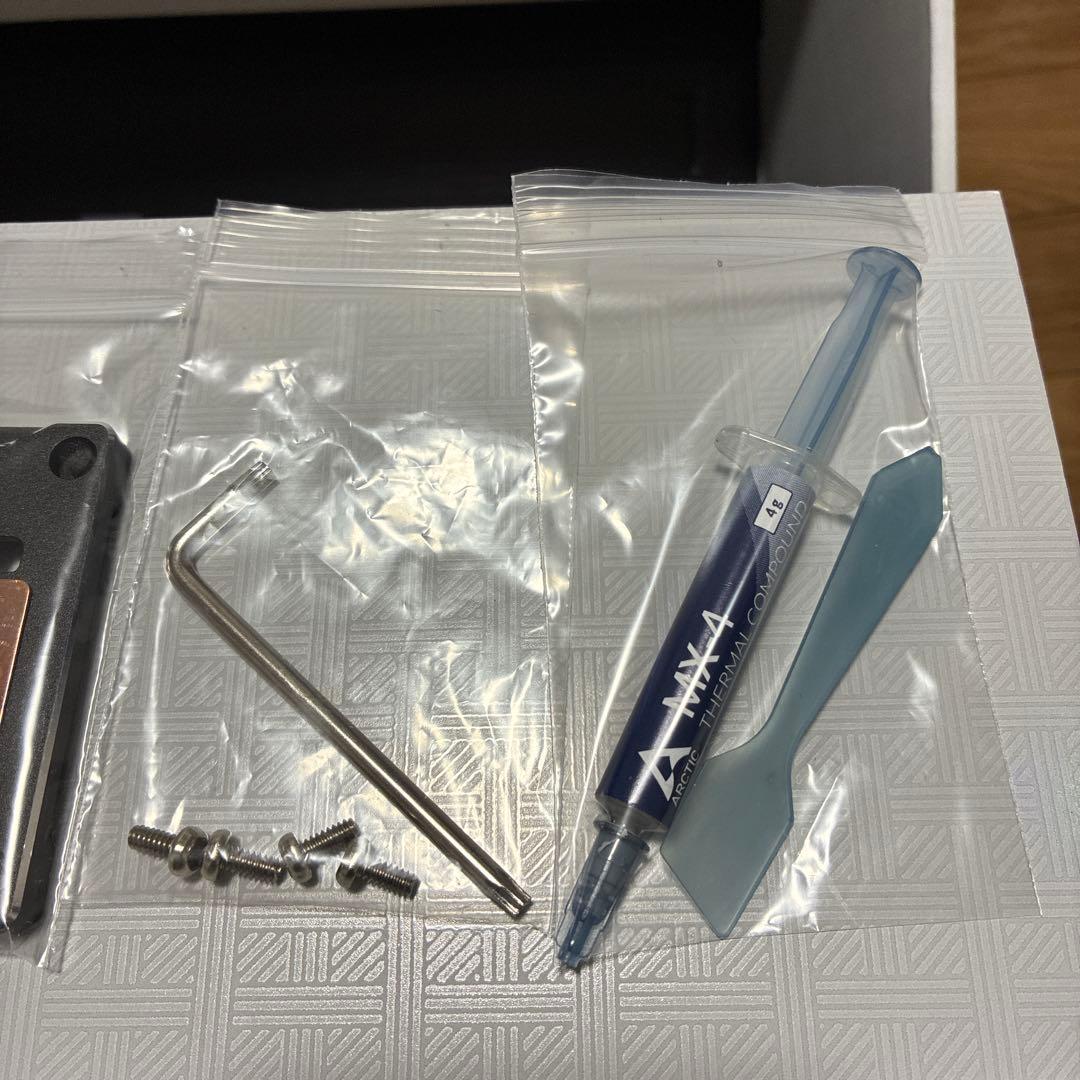 ASUS TUF GAMING LC II 240 ARGB 中古品