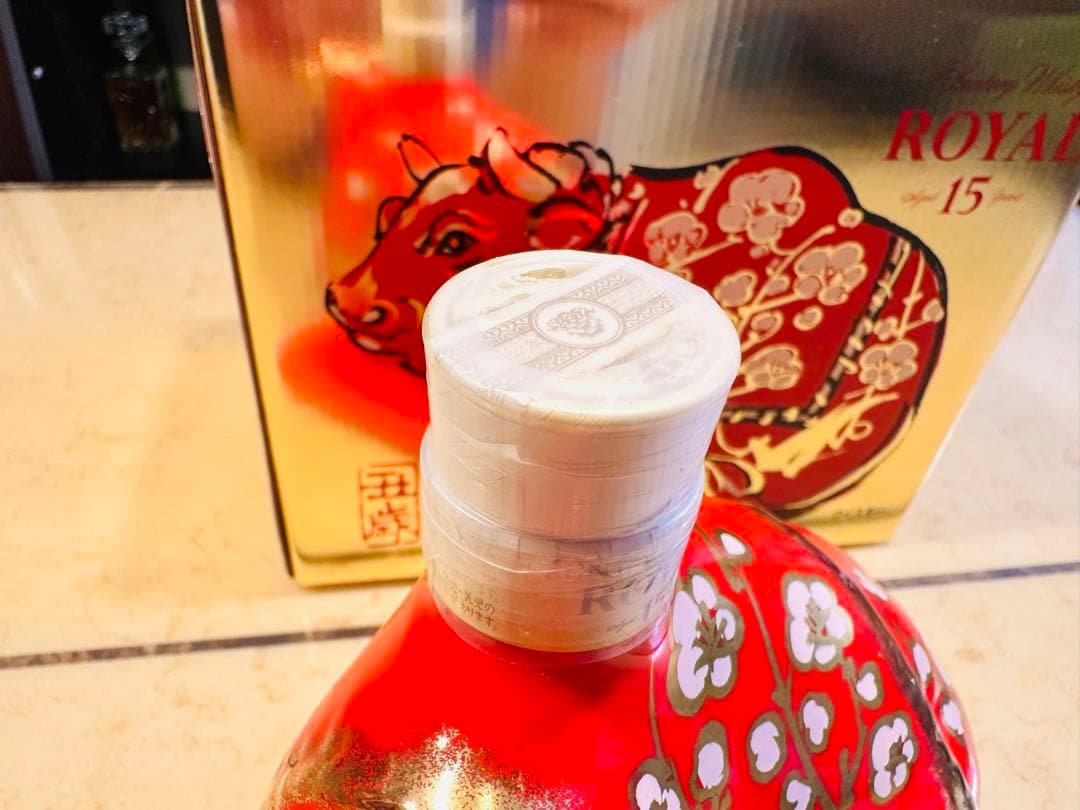 サントリー　ローヤル　干支ボトル　赤　丑