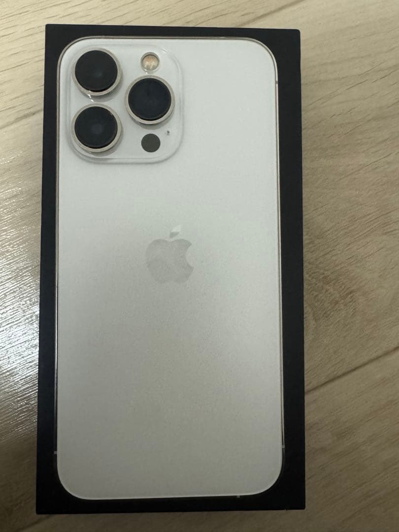 ヤマネコ　Apple iPhone 13 Pro 128Gシルバー