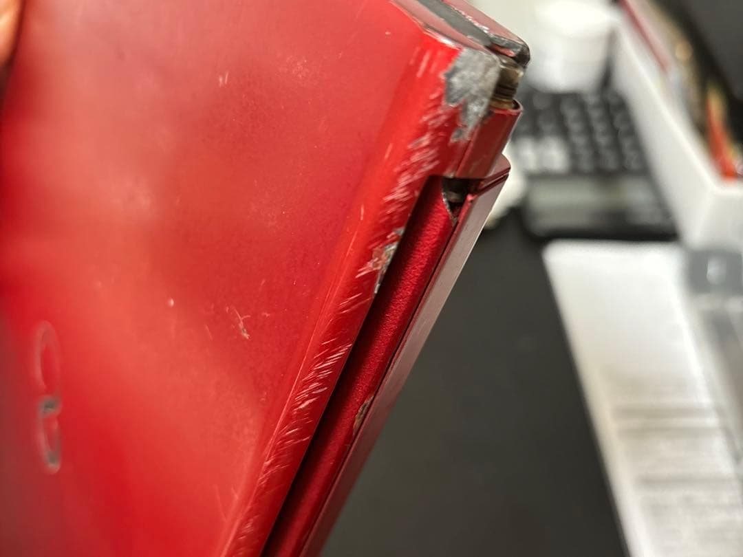 富士通 LIFEBOOK SH90/B1（スパークリングリッシュレッド）