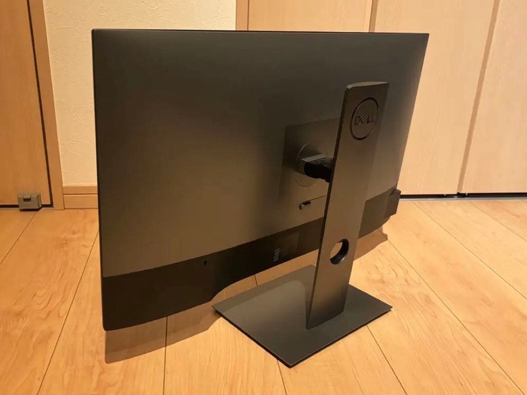 DELL U2719D デジタルハイエンド 27インチ モニター 001