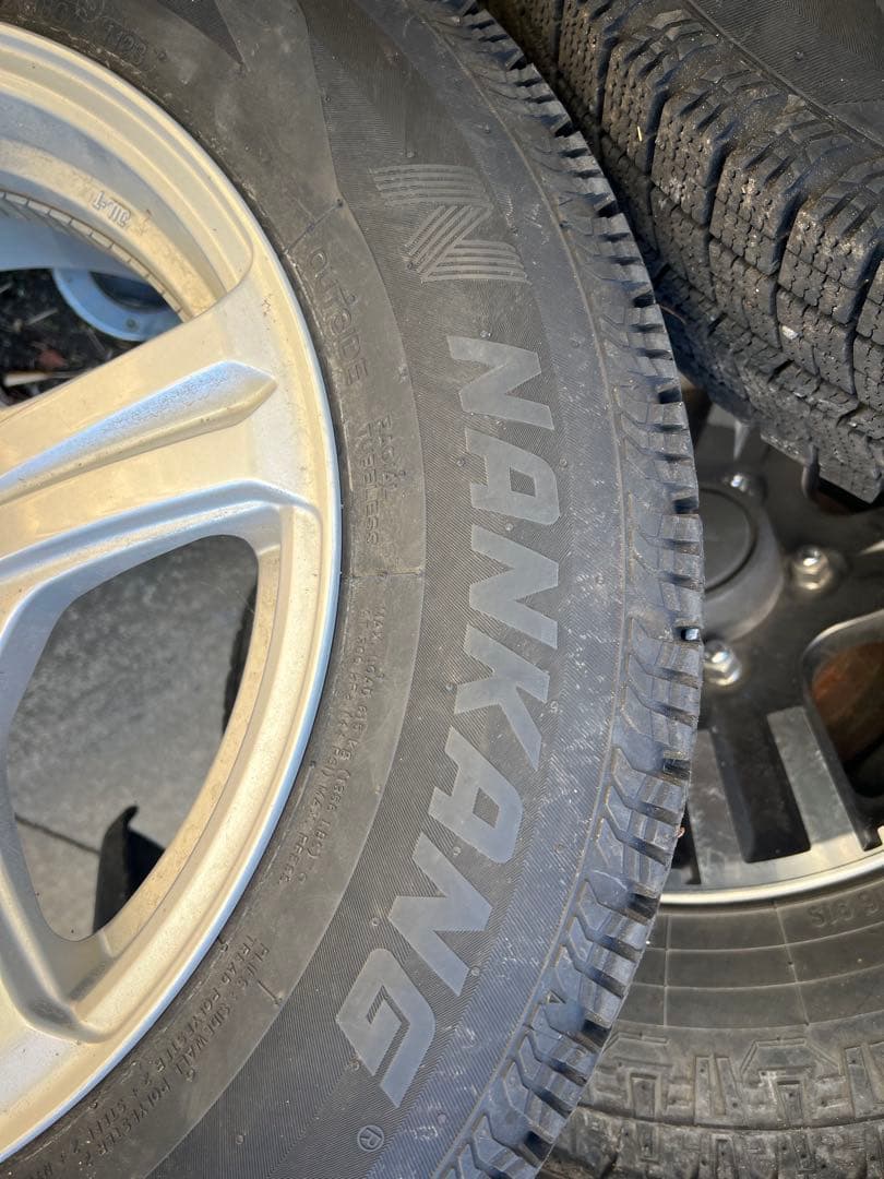 23年製造175/80R16スタッドレス　ジムニーに使用