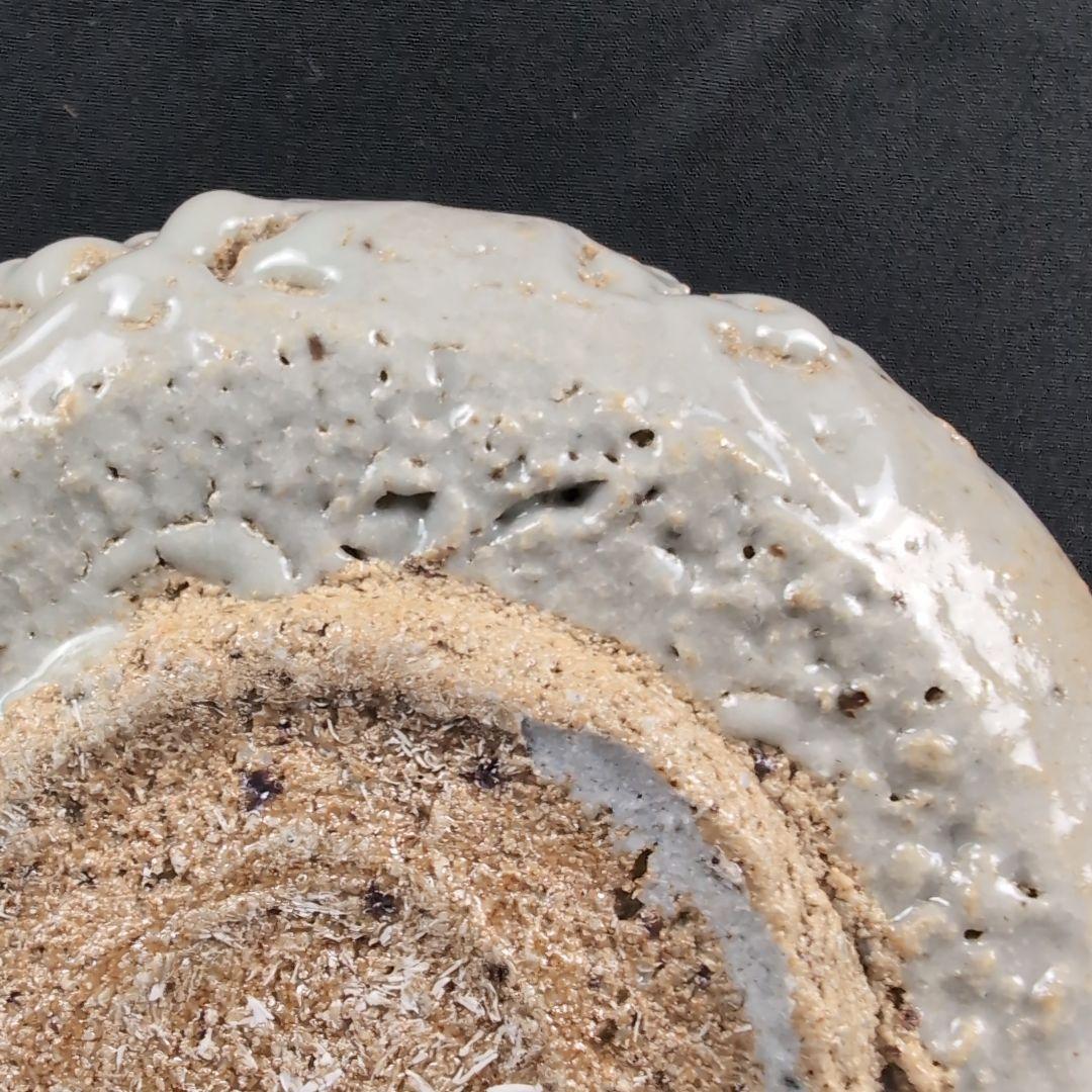 西岡小十 氏作 馬盥彫唐津茶碗 唐津茶碗 馬盥茶碗 白磁茶碗 合わせ箱付き