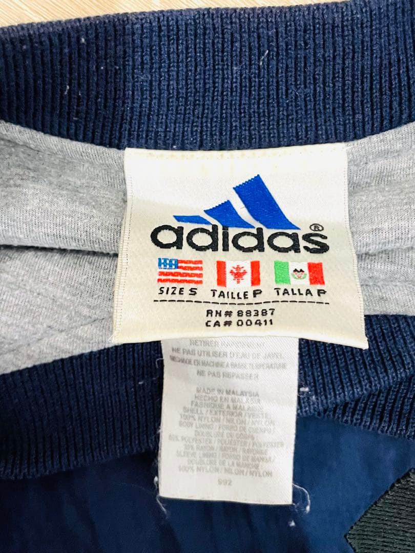 adidas ネイビー ナイロンジャケット サイズM