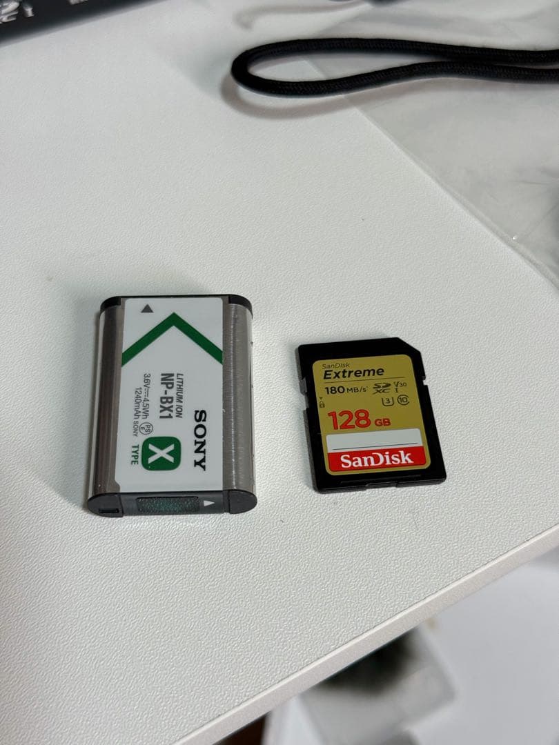 デジタルカメラ Sony Cyber-shot DSC-RX100V (DSC-RX100M5)