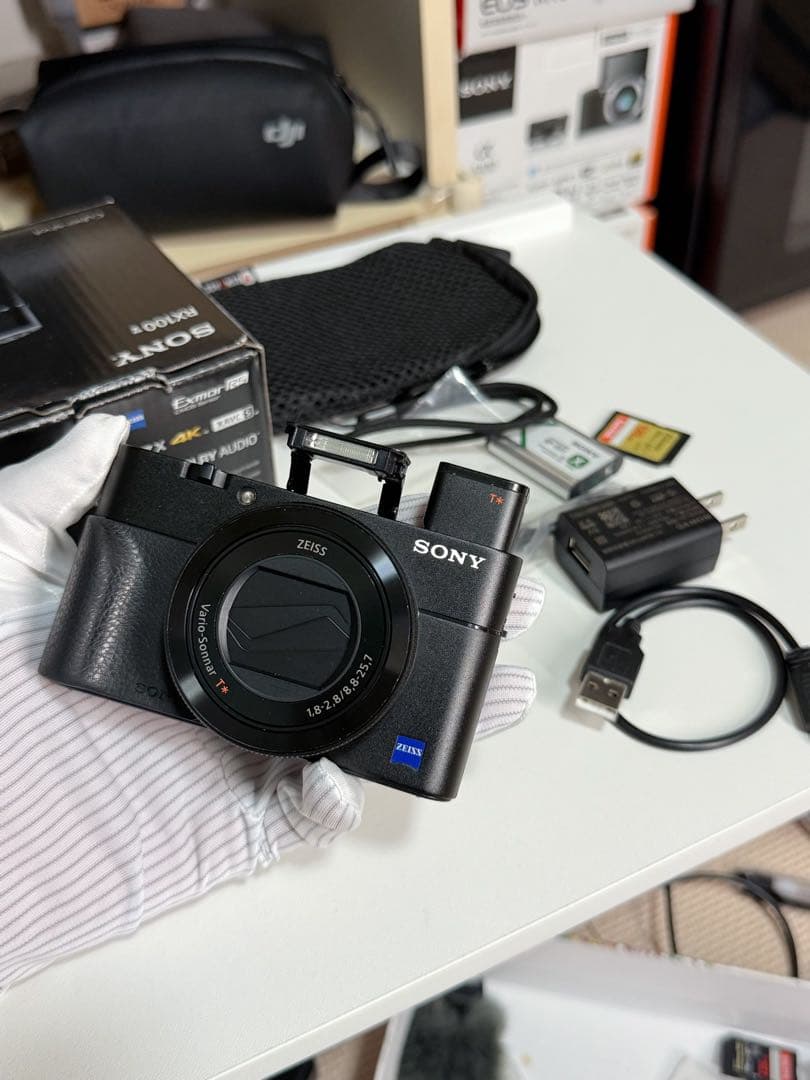 デジタルカメラ Sony Cyber-shot DSC-RX100V (DSC-RX100M5)