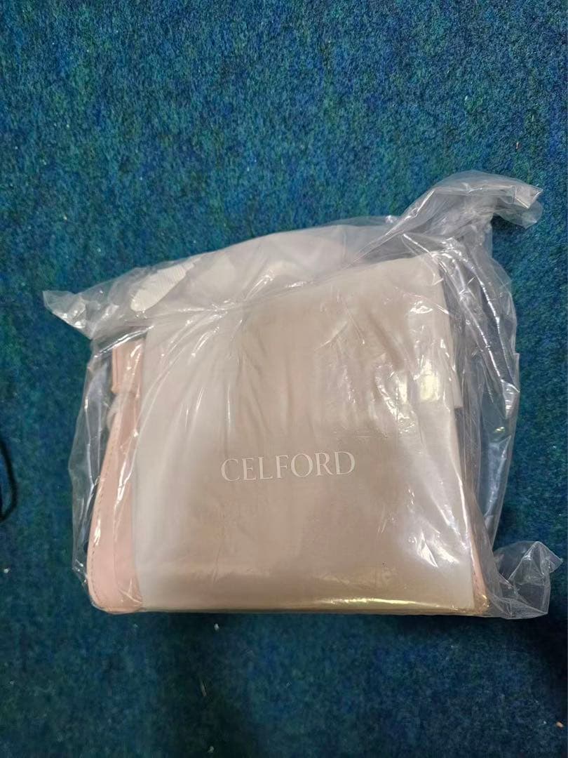 CELFORD（セルフォード） 【リュタン】ビジュースタッズポシェット