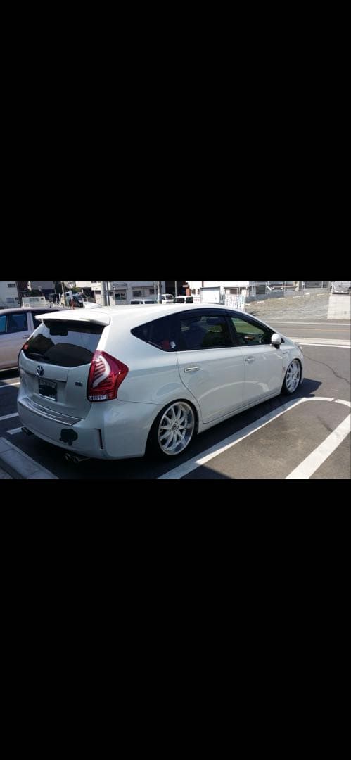 プリウスα・ヴァレンティ・クリア/レッドクローム・テールランプ・点灯確認済