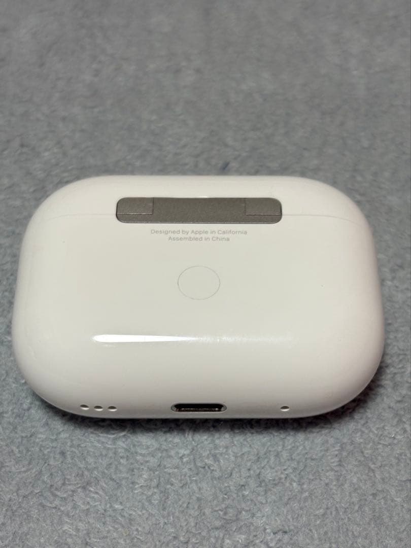 AirPods Pro 第2世代 lightning ESRケース付属