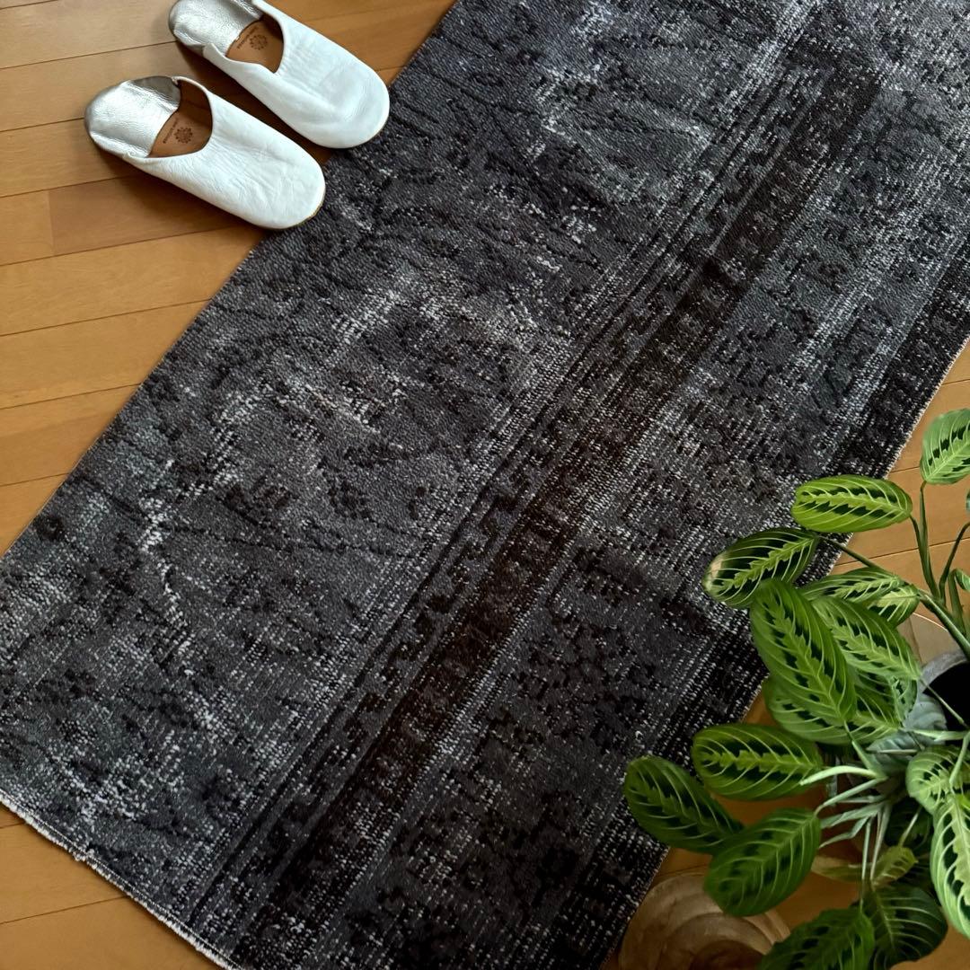 69×124ダークグレイ　オーバーダイ　ボタニカル　トルコヴィンテージラグ