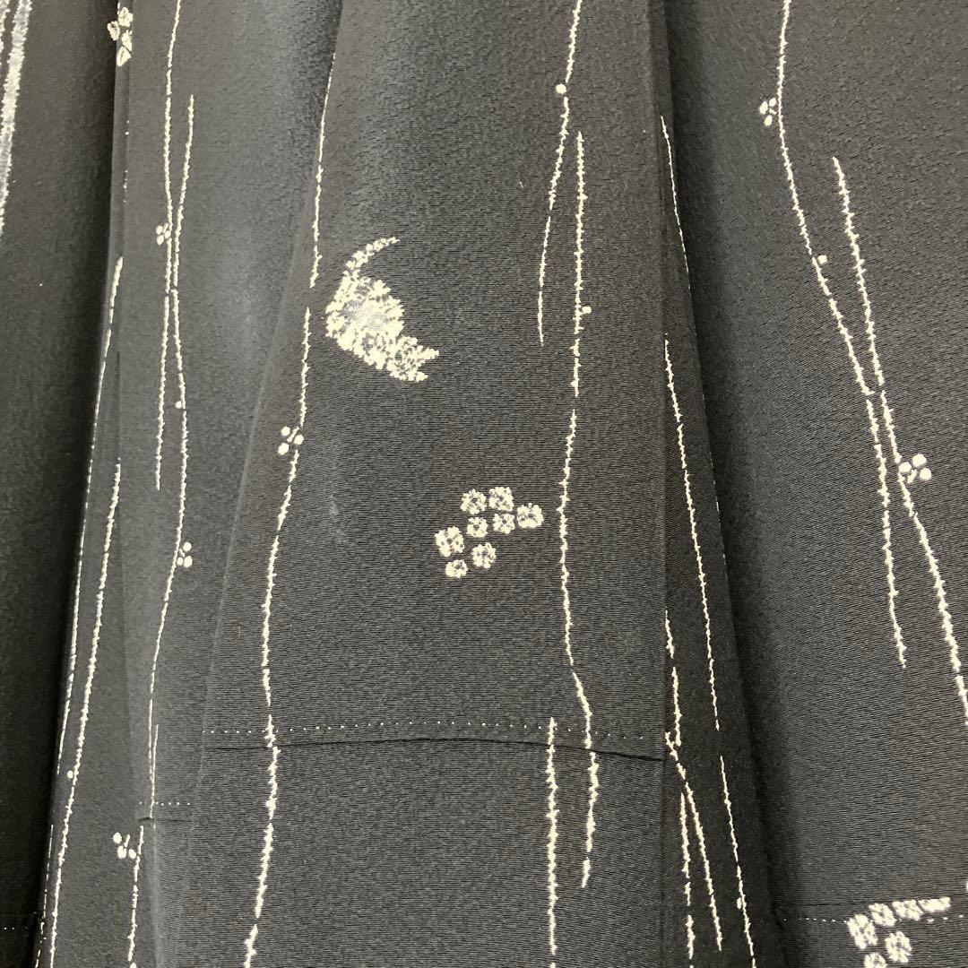 小紋　絞り染め抜きのネコ　黒地