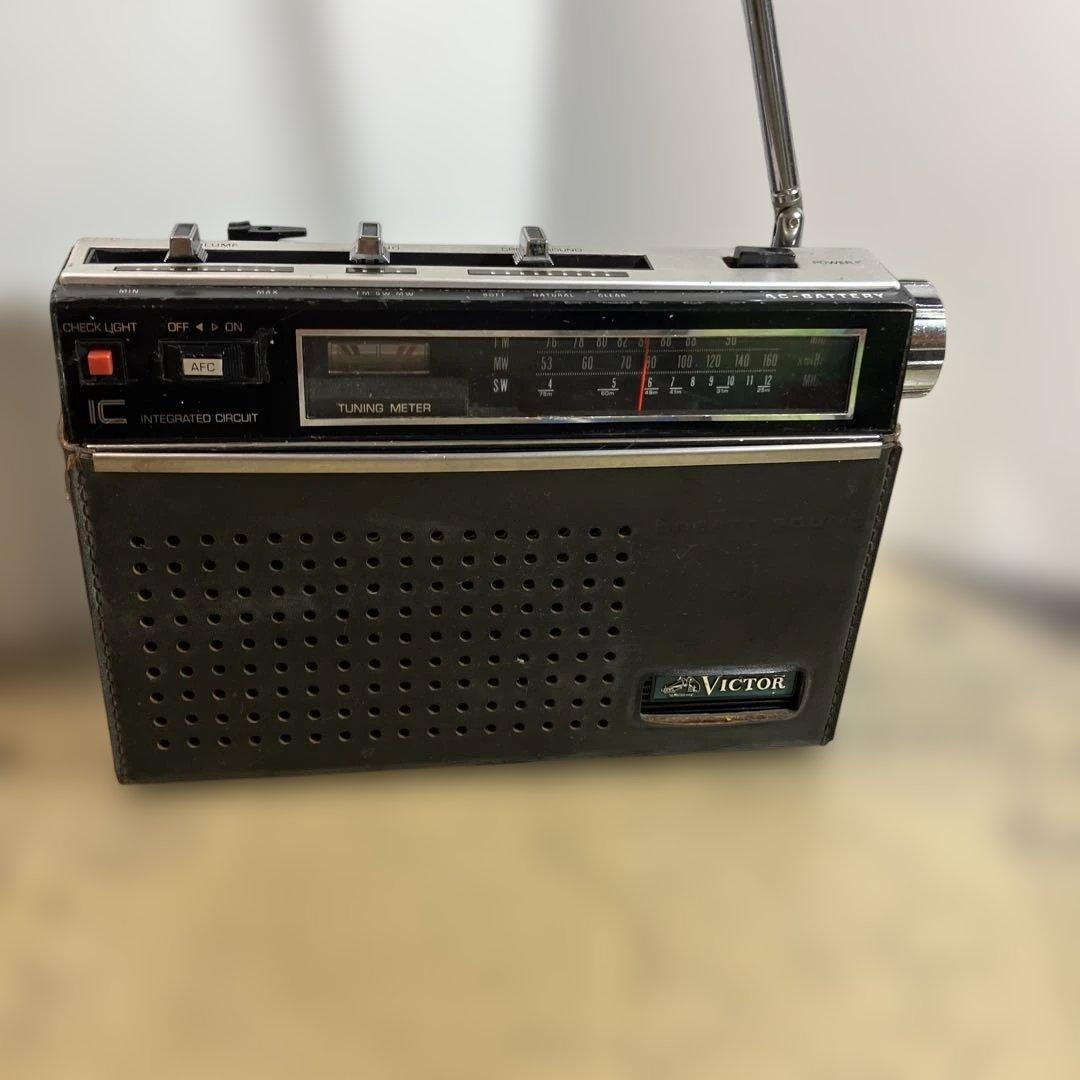 ラジオ造りの御三家はビクター、ソニー、ナショナルでしょうね　F-930N