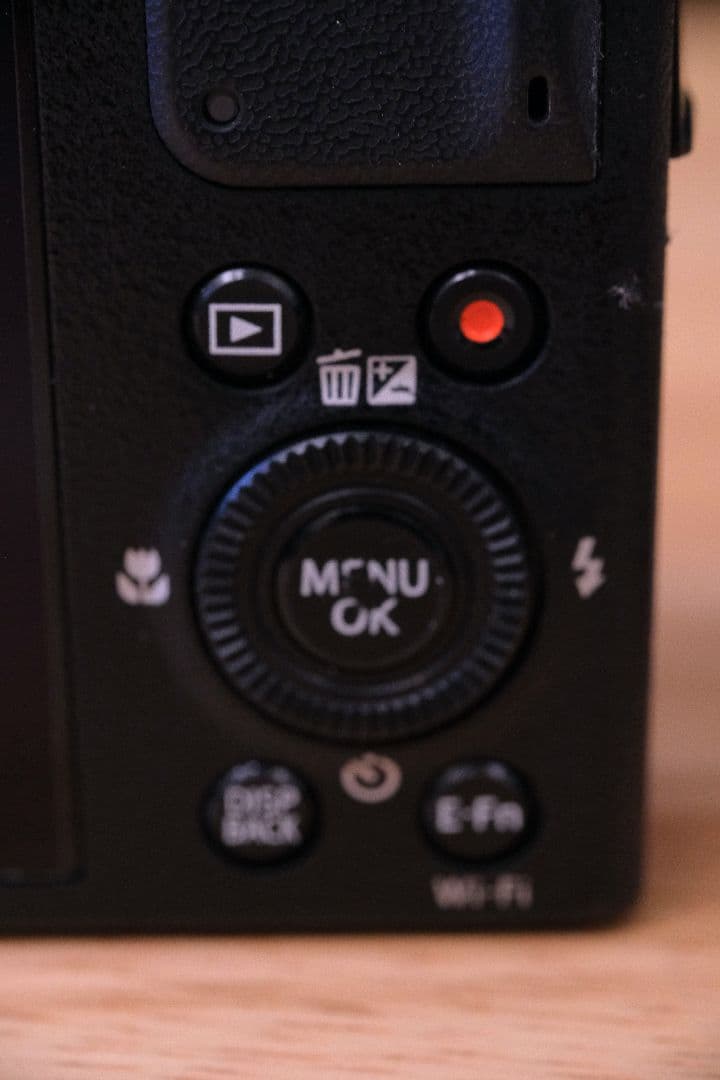 FUJIFILM XQ2 ブラック オプション　元箱　付属品あり