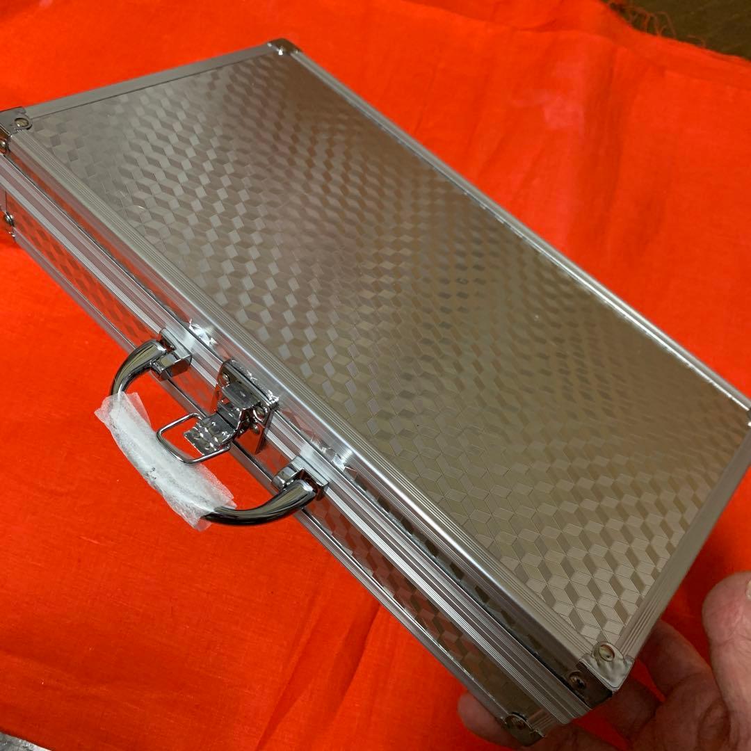 プロ愛用　ブランド包丁類セット　新品ケース付