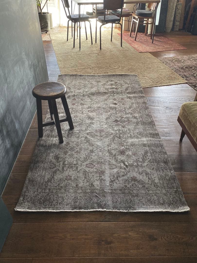 she　グレーオーバーダイ　ヴィンテージラグ　トルコラグ