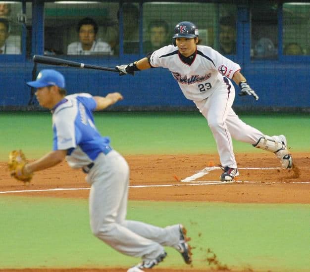 【当時物】ヤクルト　スワローズ　青木 ビームス　ユニフォーム　デサント　フリー