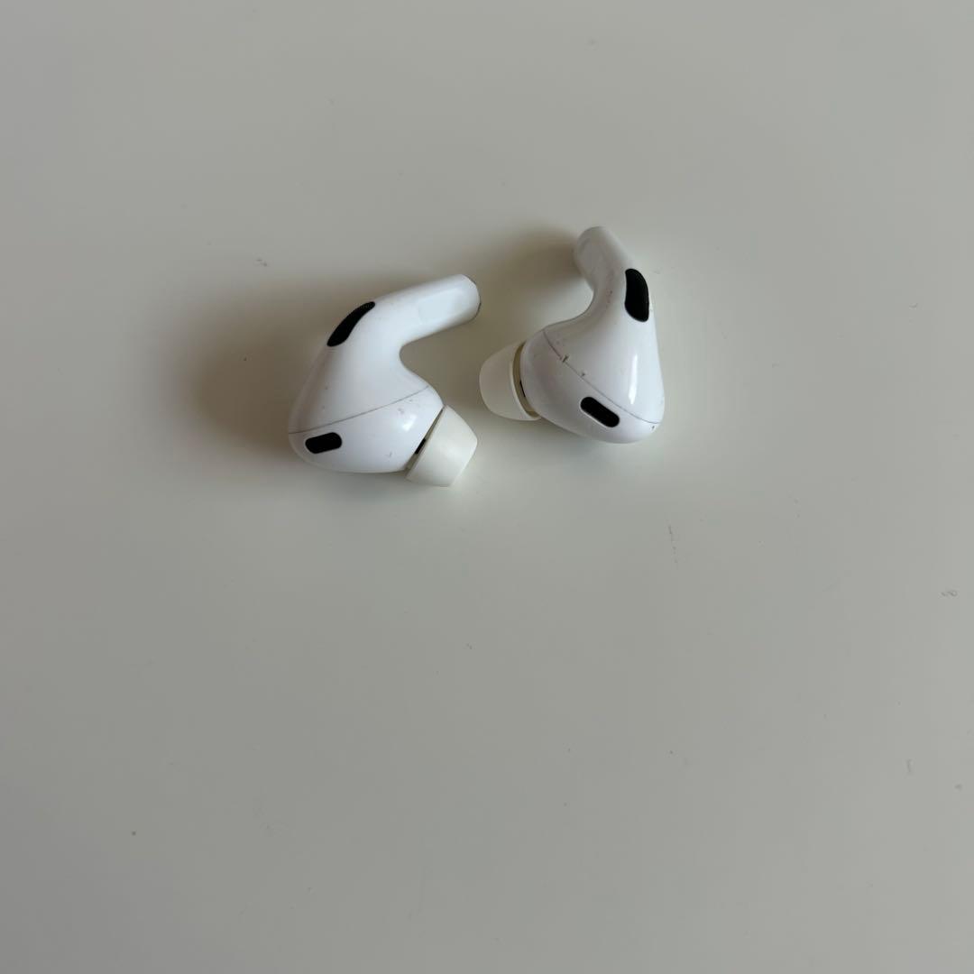 AirPods Pro 2 本体　充電ケーブル/イヤーチップ付