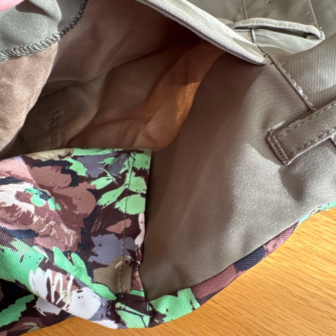 BEAMS GOLFオレンジレーベルフラワーカモプリントストレッチパンツ