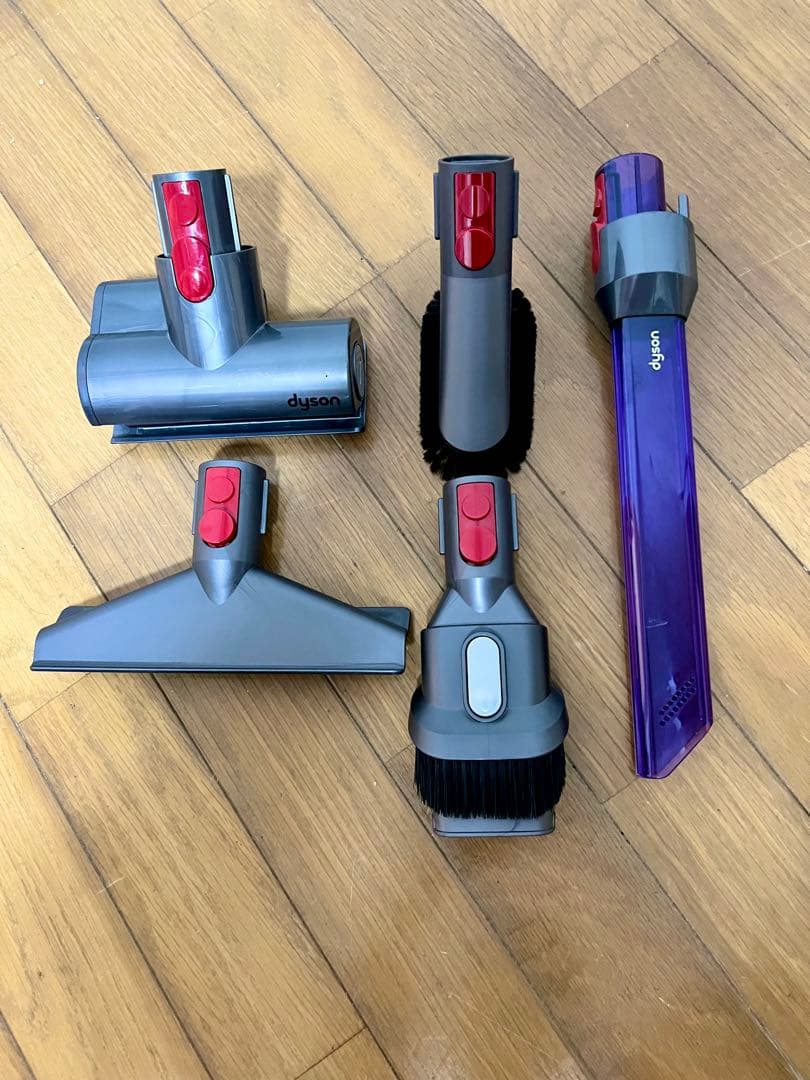【美品】Dyson V8 Slim Fluffy+　スタンドセット