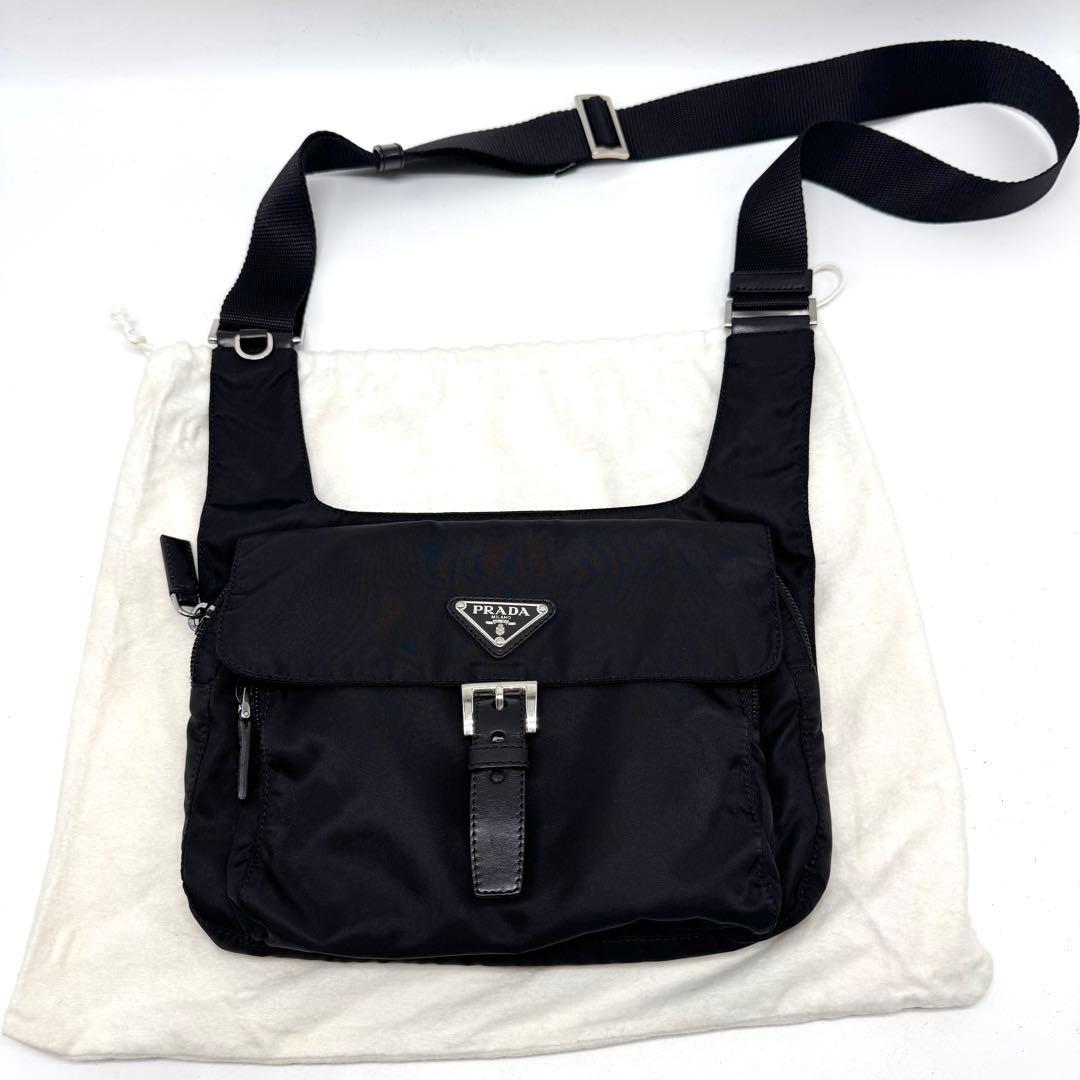 【新品同様・使用感無し】プラダ ショルダーバッグ ポシェット ナイロン 三角ロゴ