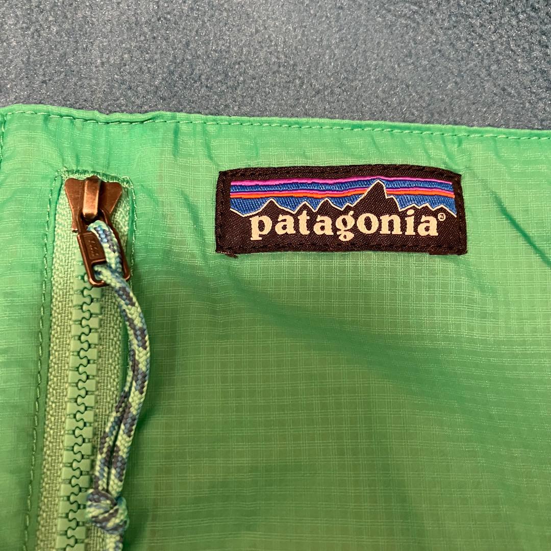patagonia ロゴ入りリバーシブルブルゾン　ジャンパー　フリース　緑　青