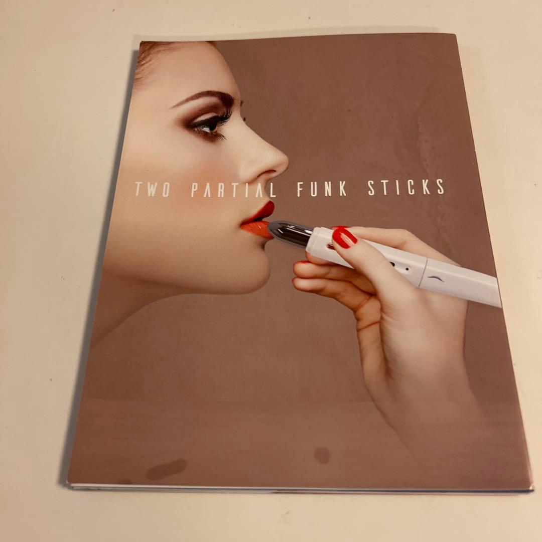 TWO PARTIAL FUNK STICKS ホットビューラー