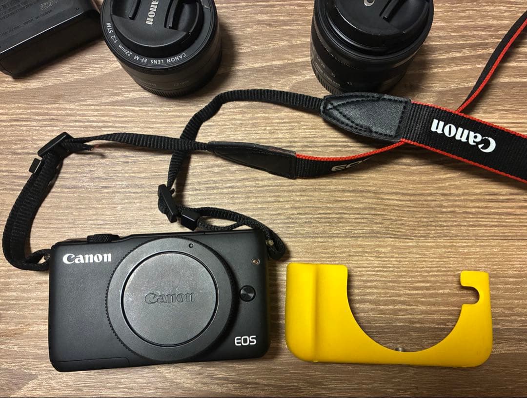 Canon EOS M10 ブラック本体と付属品
