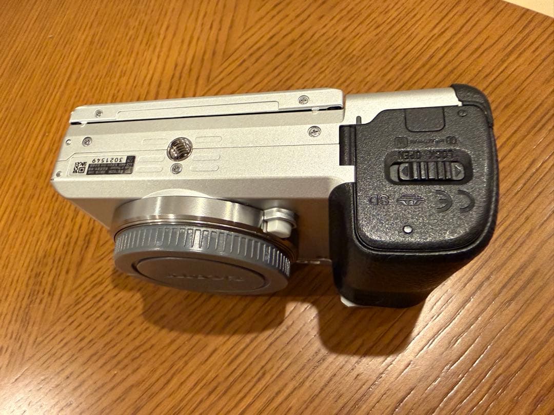 【2/1まで出品】SONY α6400 ミラーレス一眼カメラ シルバー