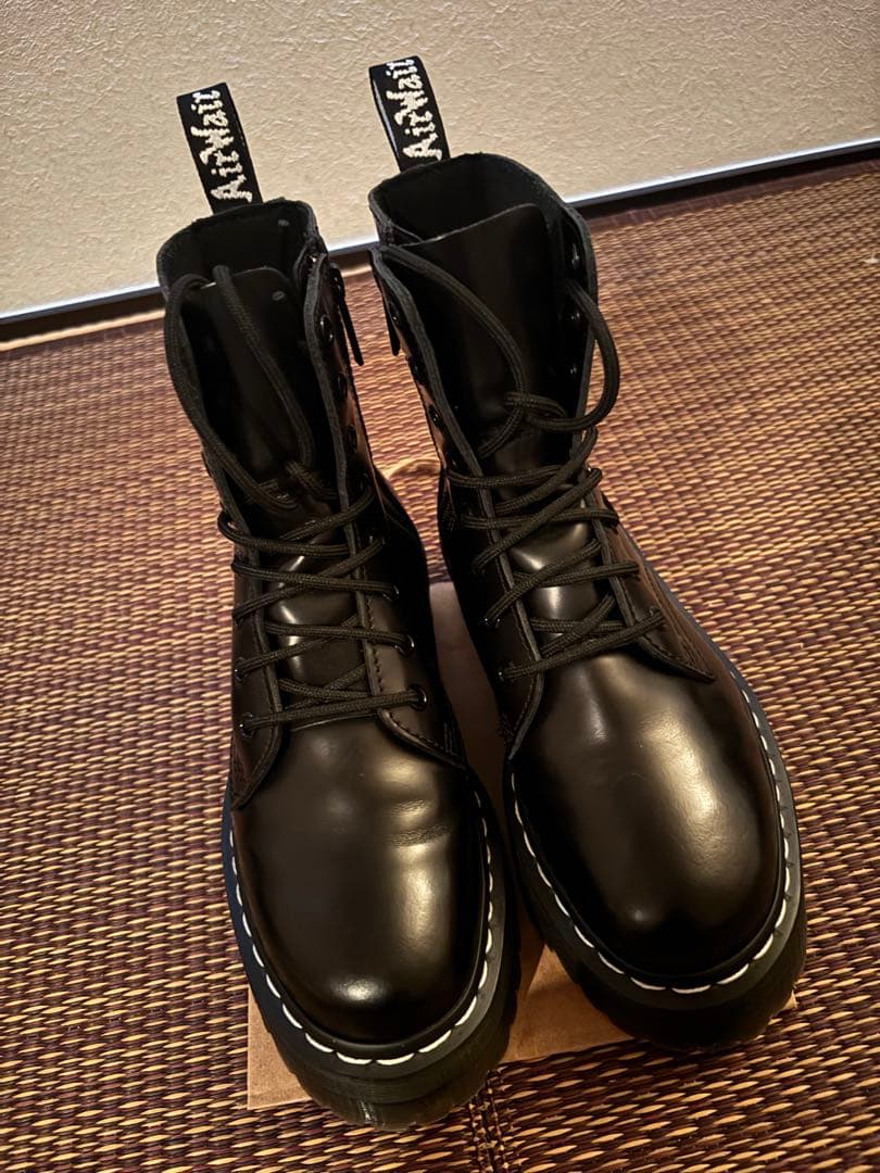 ドクターマーチン　JADON ホワイトステッチ 8 ホール ブーツ