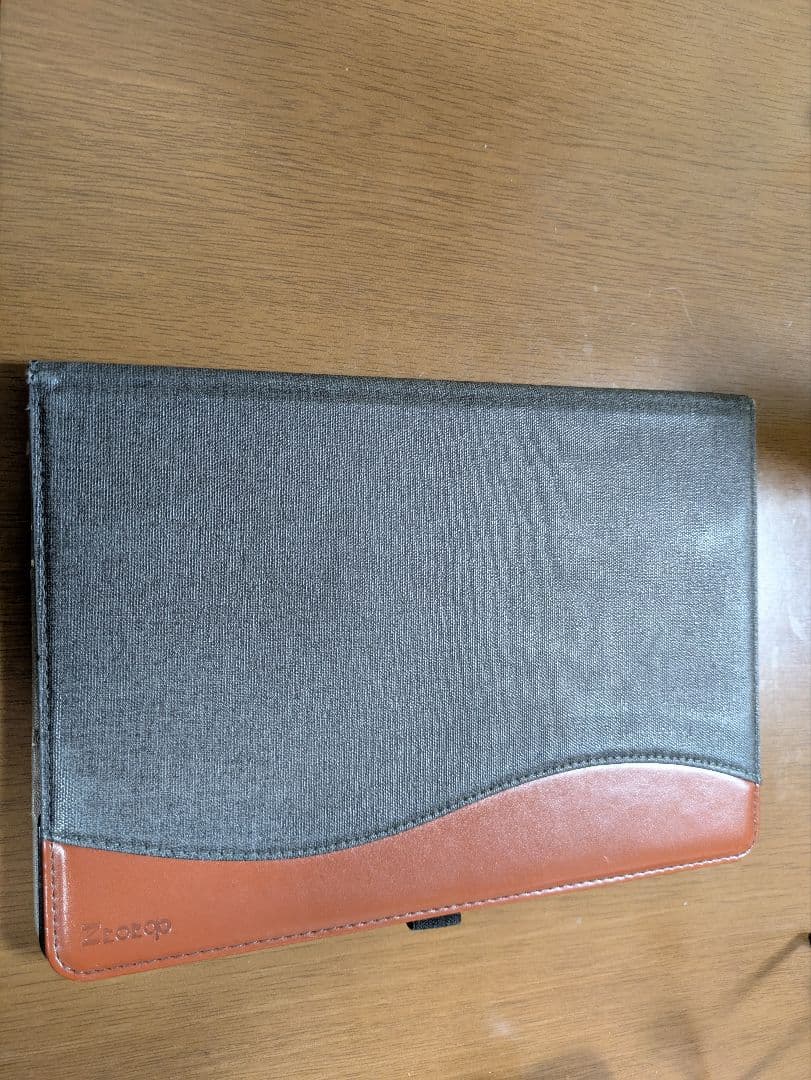 Apple iPad 第8世代　シルバー 本体 充電器付き　wifiモデル