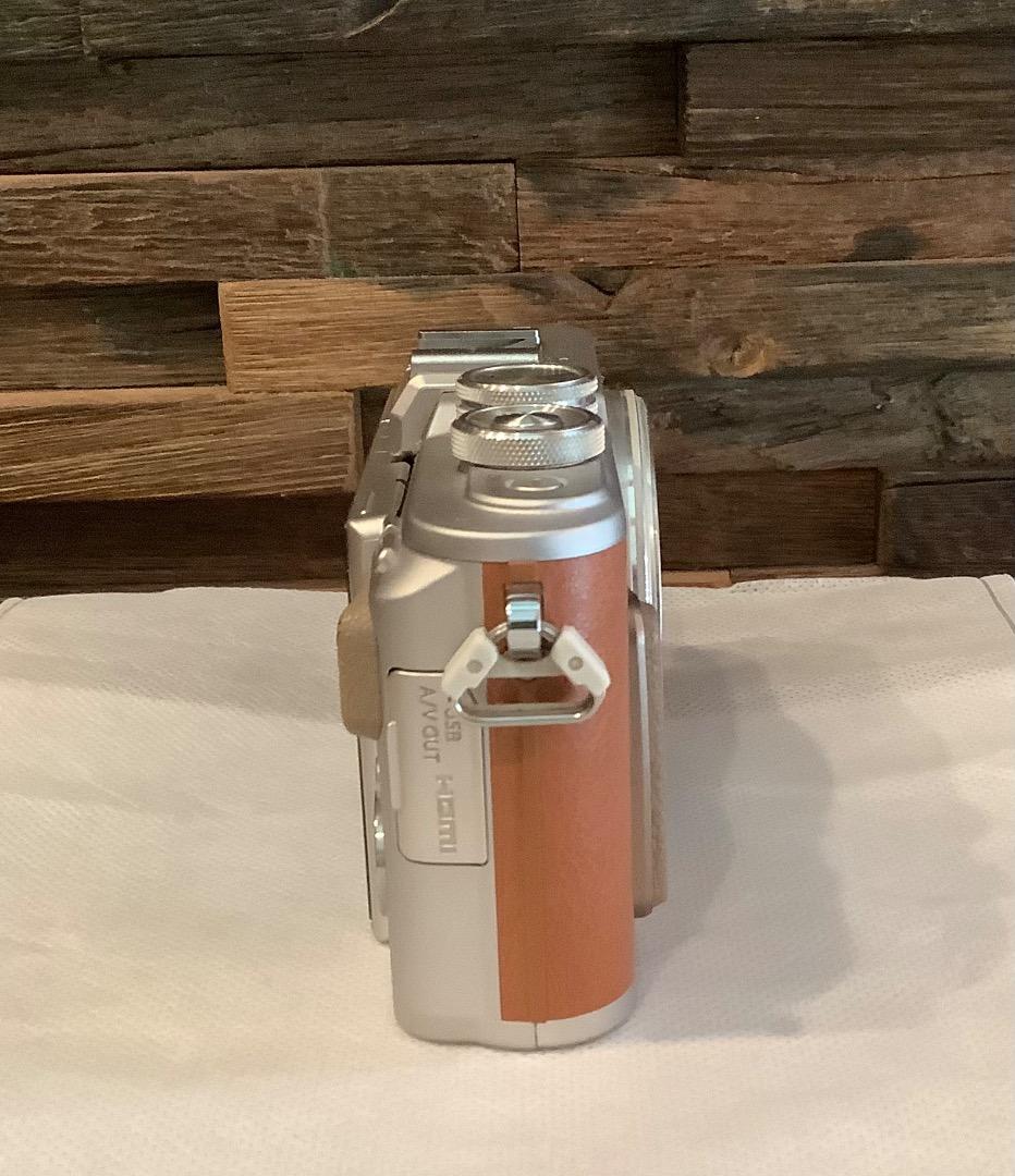 レンズ２本付き OLYMPUS PEN E-PL8 ブラウン ダブルズームキット