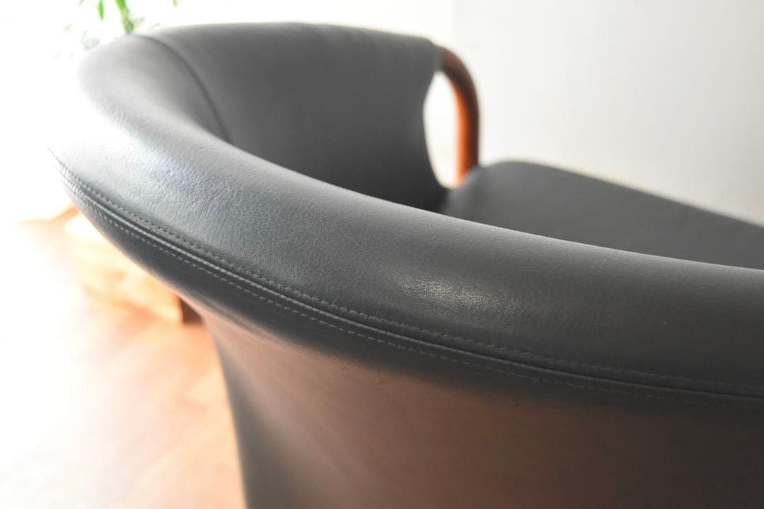 NIELAUS & JEKI MOBLER OPUS ①