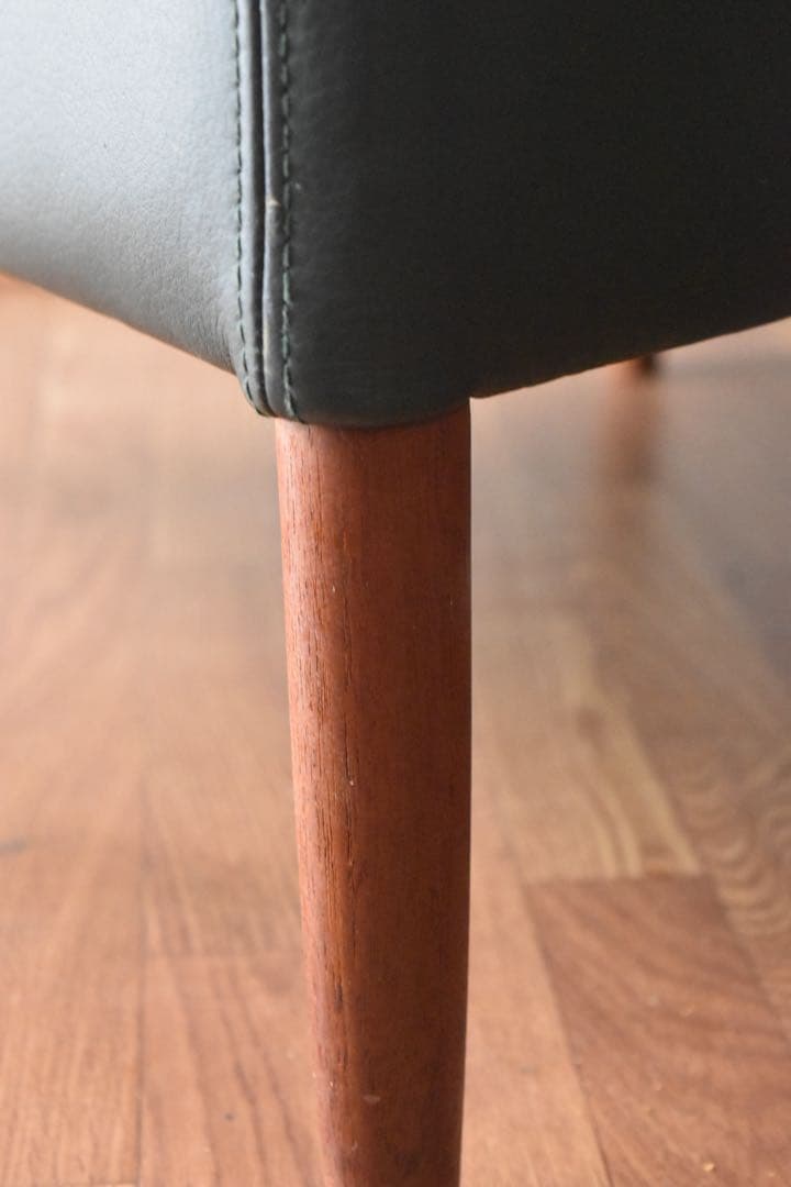 NIELAUS & JEKI MOBLER OPUS ①