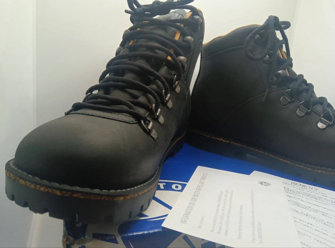 R*8様 新品ビルケンシュトックジャクソントレッキングブーツ40黒260
