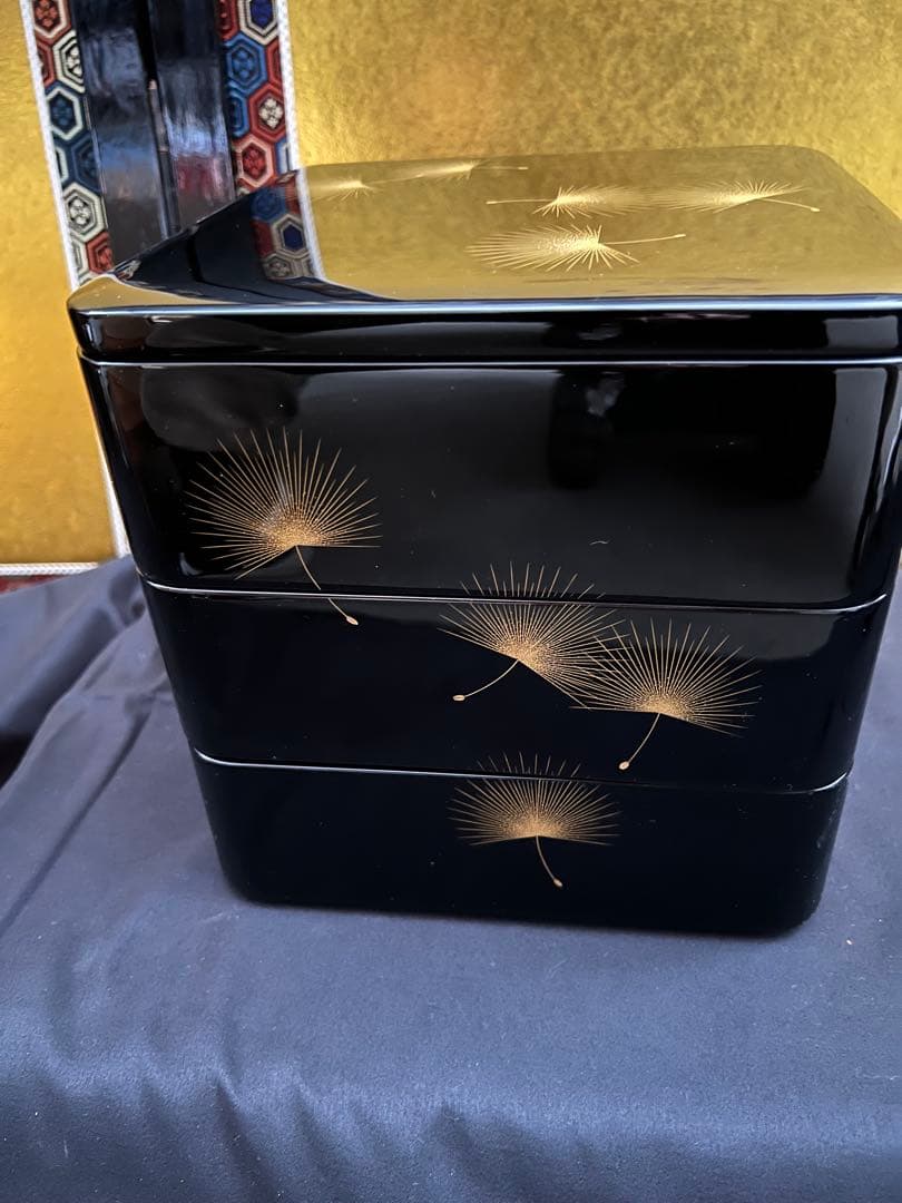 輪島塗　五島屋　布着本堅地　五島屋謹製　金蒔絵　綿毛　三重箱 共箱