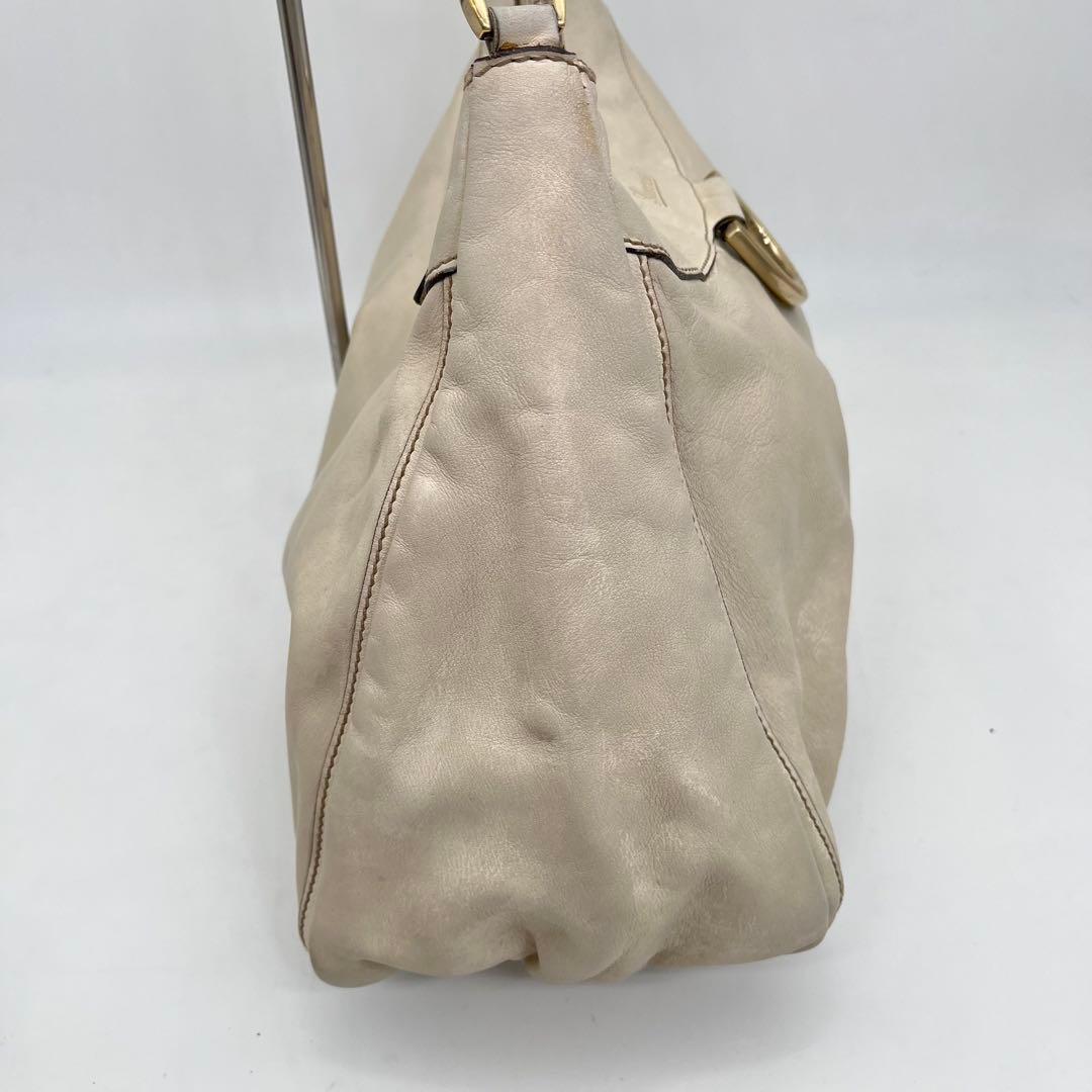 GUCCI ワンショルダーバッグ 肩掛け アビーライン ゴールド金具 レザー 白